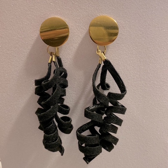 Ringleader Button Earrings - Picture 1 of 3